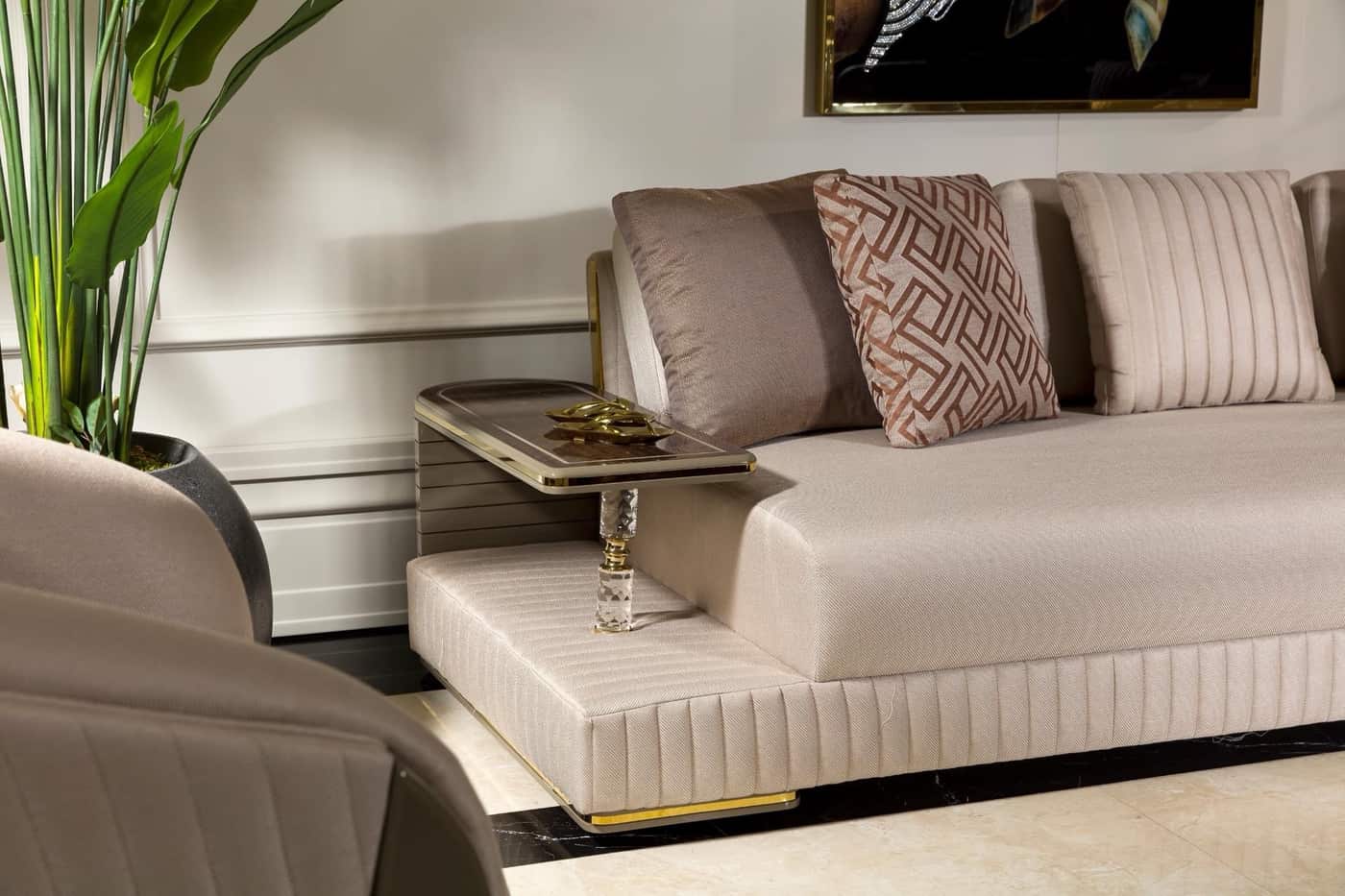 Luxurious Modern Living Room Set