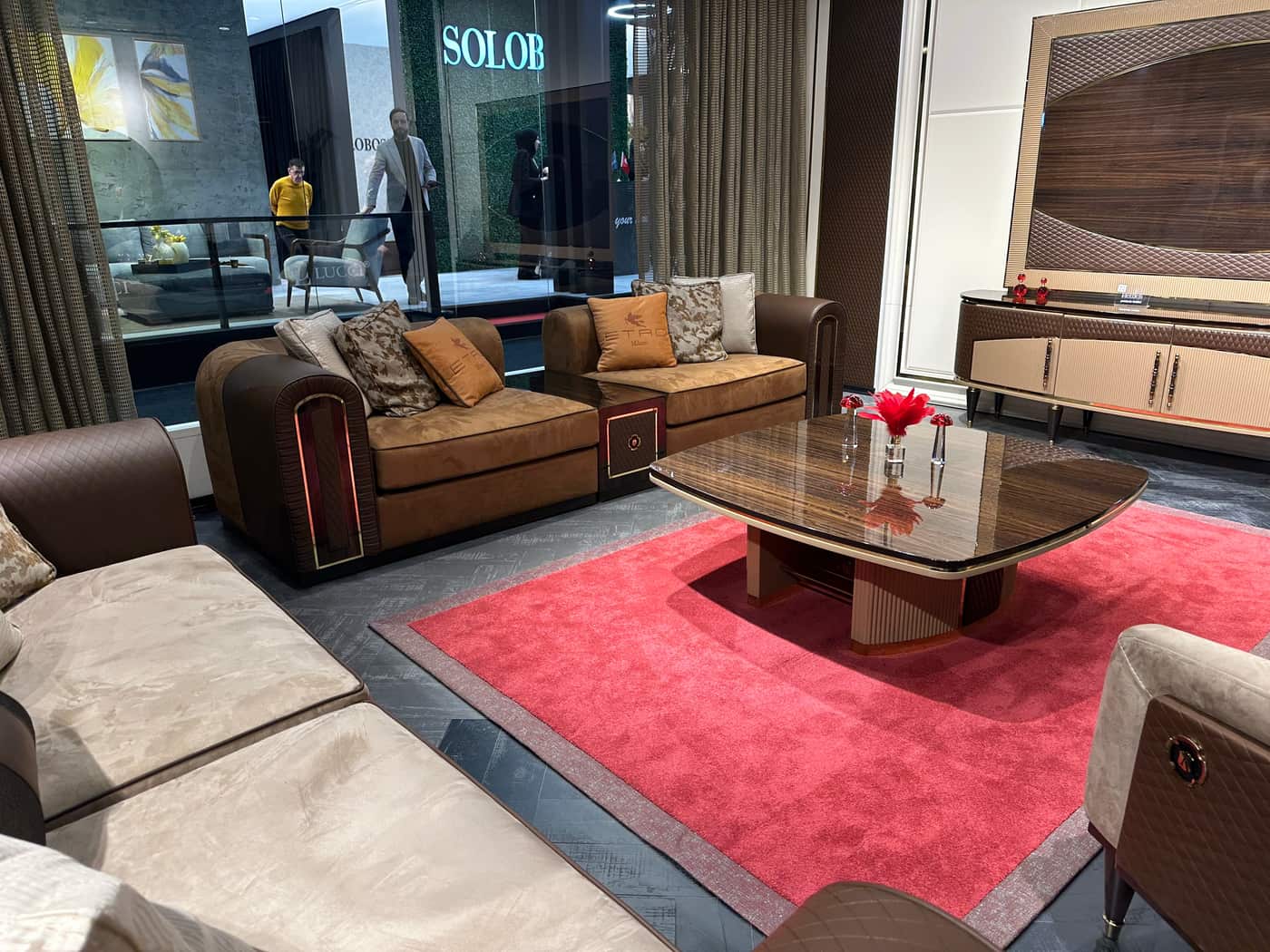 Luxurious Modern Living Room Set