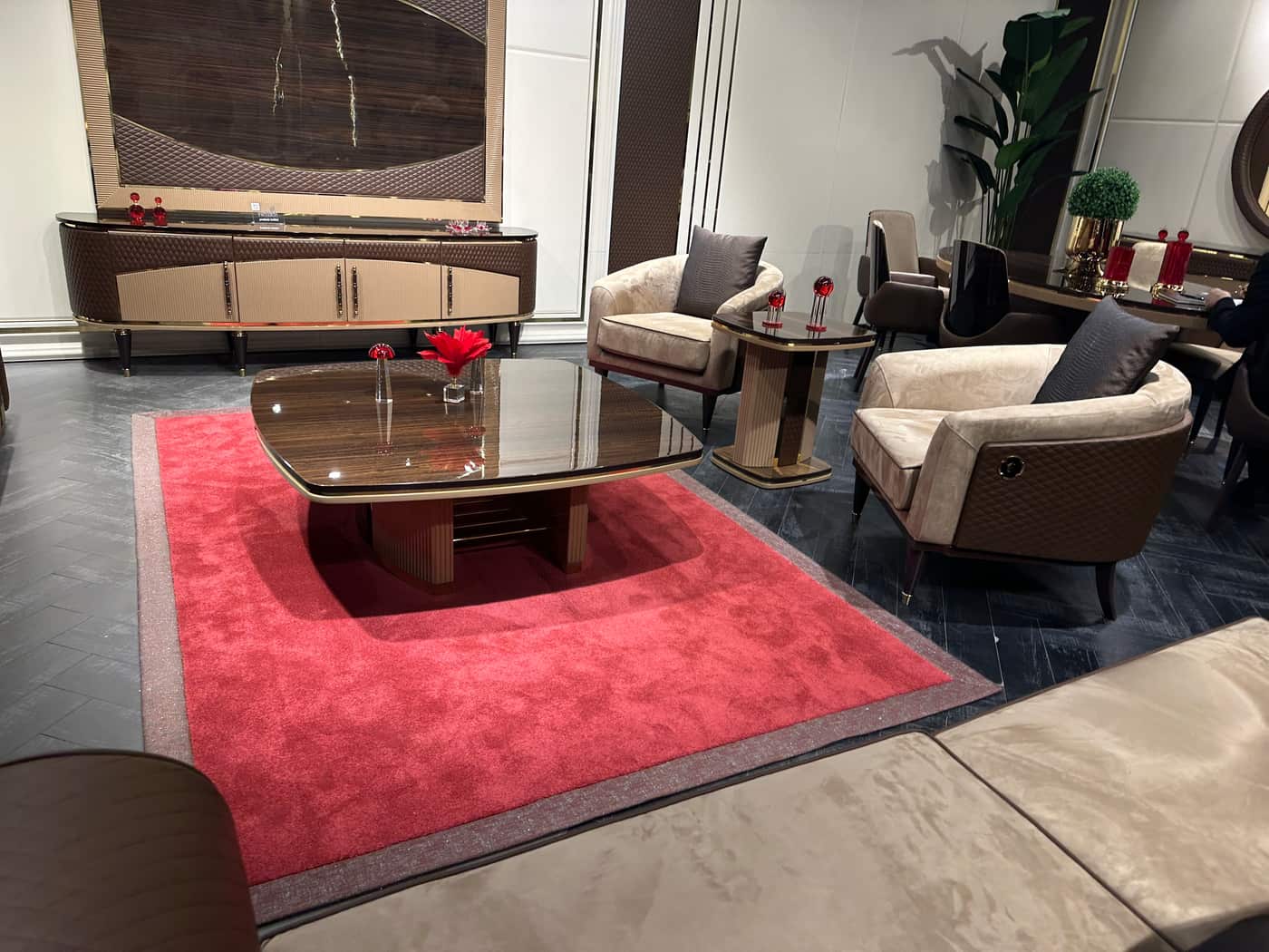 Luxurious Modern Living Room Set