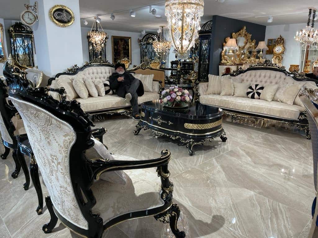 Luxurious Victorian Style Living Room Set
