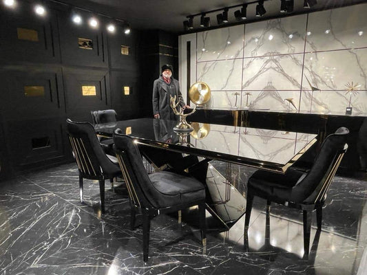Luxurious Black Dining Table Set