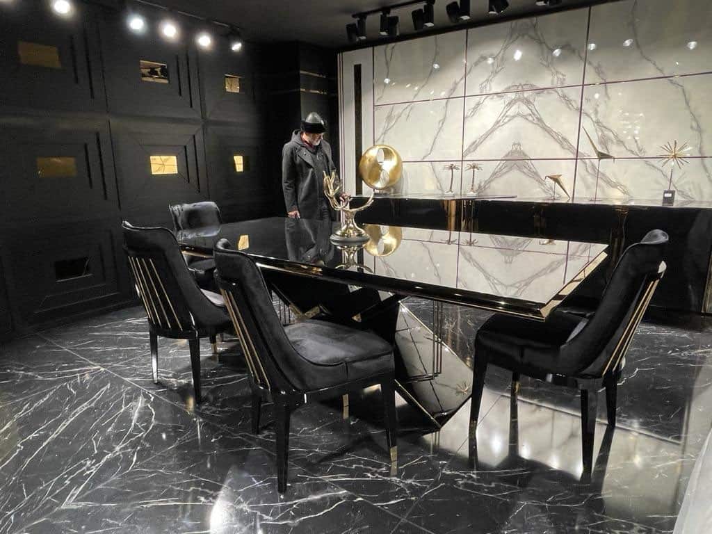 Luxurious Black Dining Table Set