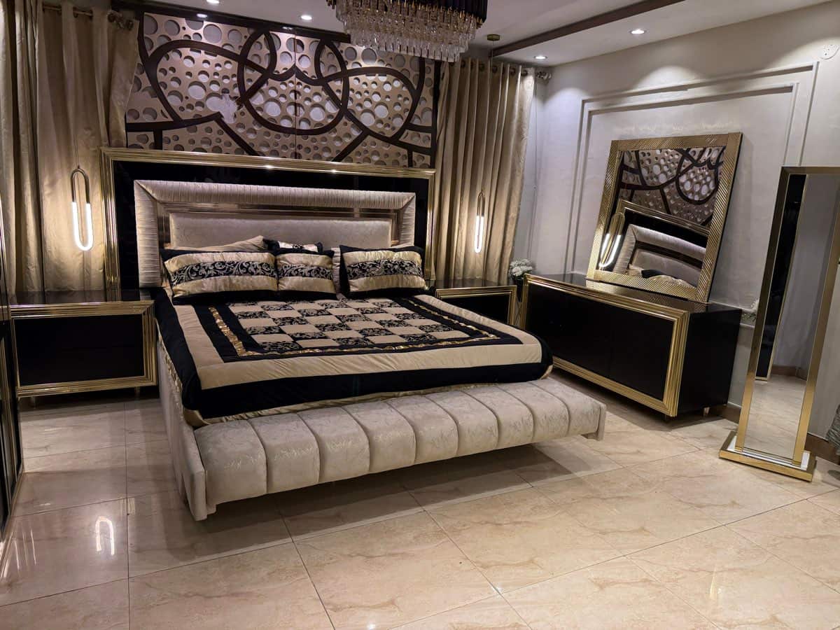 Luxury Upholstered Bed with Mirrored Nightstands