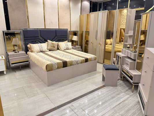 Luxurious Golden Baroque Dining Set