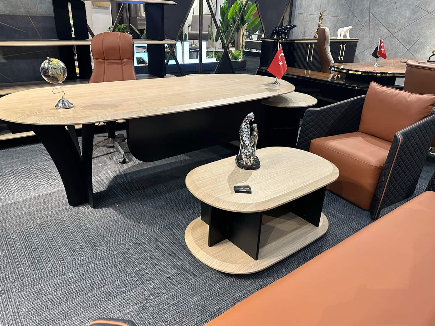 Modern Executive Office Desk Set