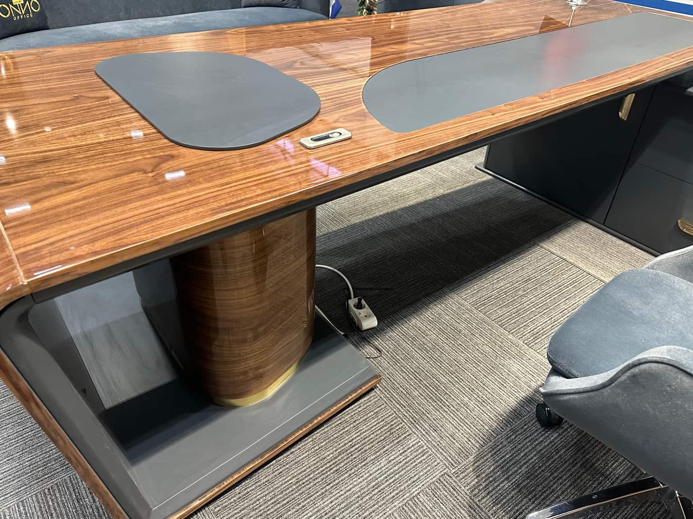 Luxury Modern Office Set
