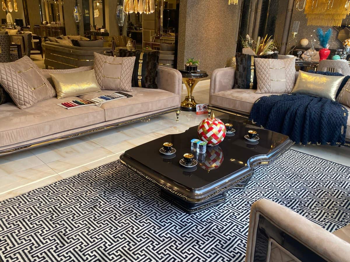 Elegant Black Gloss Coffee Table