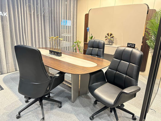 Luxury Executive Office Desk with Elegant Design