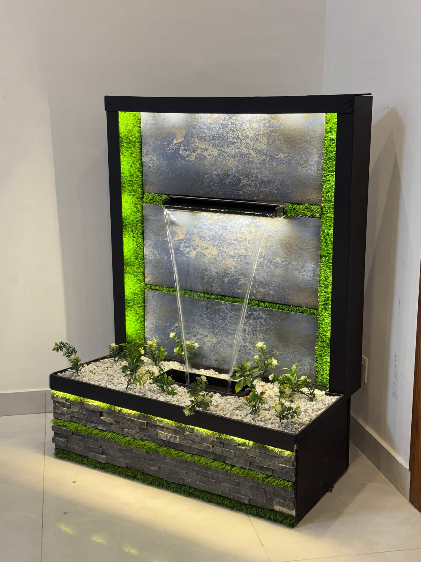 Modern Indoor Water Fountain with LED Lighting