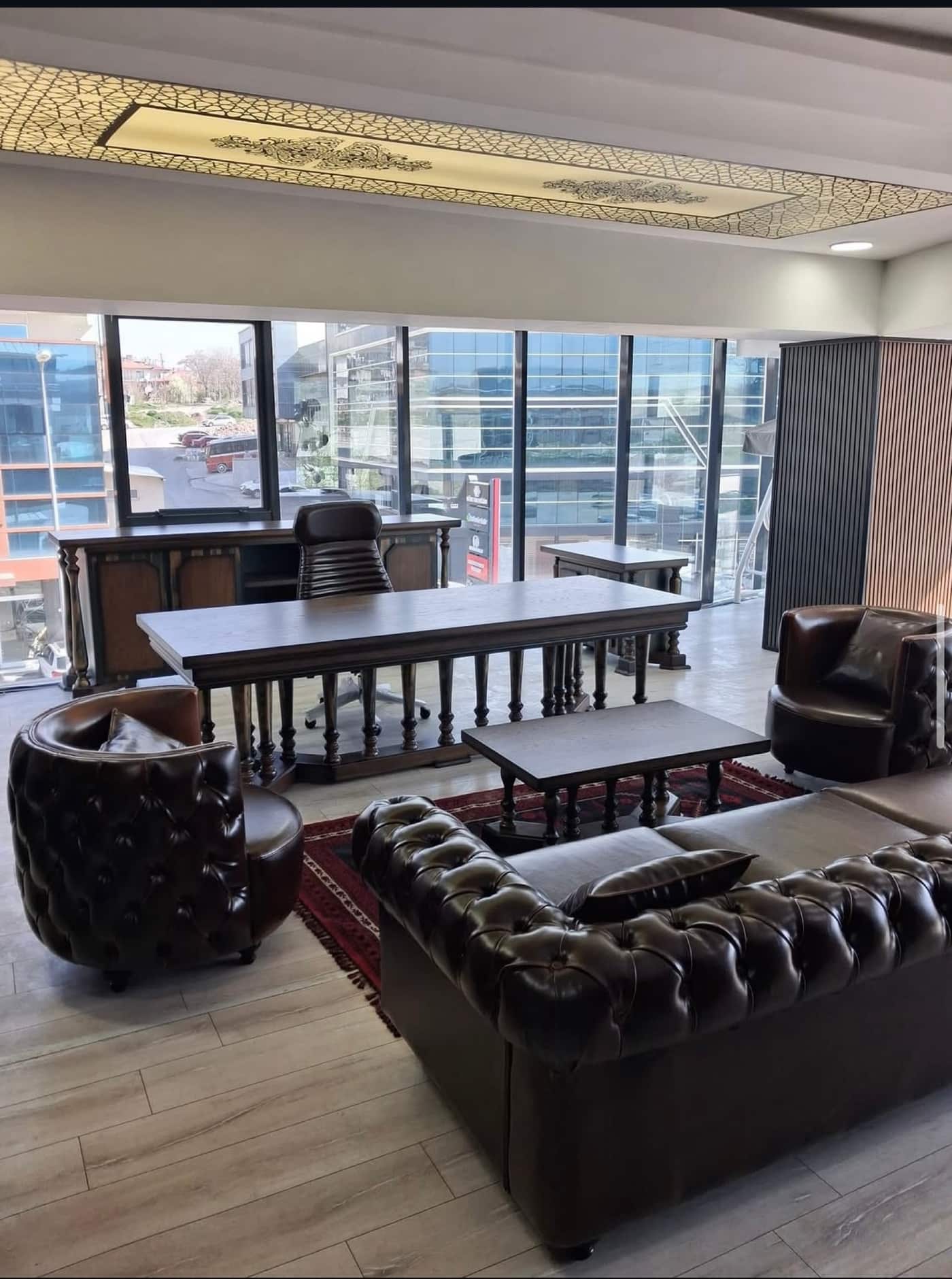 Luxurious Leather Executive Office Set