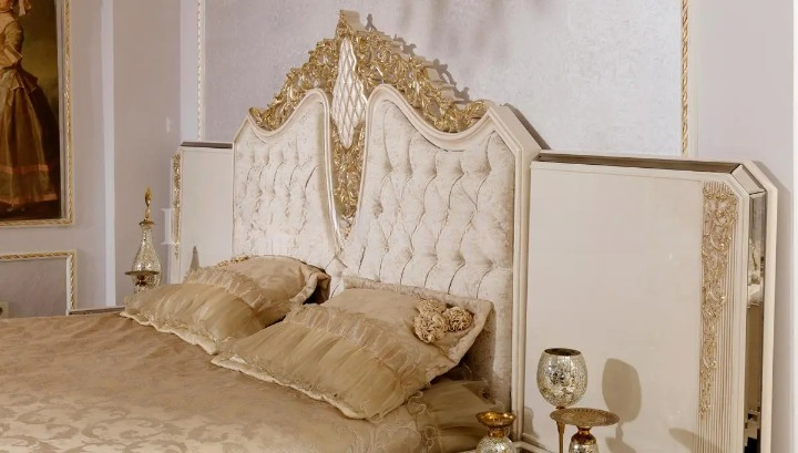 windsor bed
